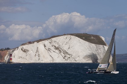 05 08 2010 - Cowes (UK, IOW) - The 1851 Cup -  BMW ORACLE Racing -  - Round The Island Race - Rounding the Needles.