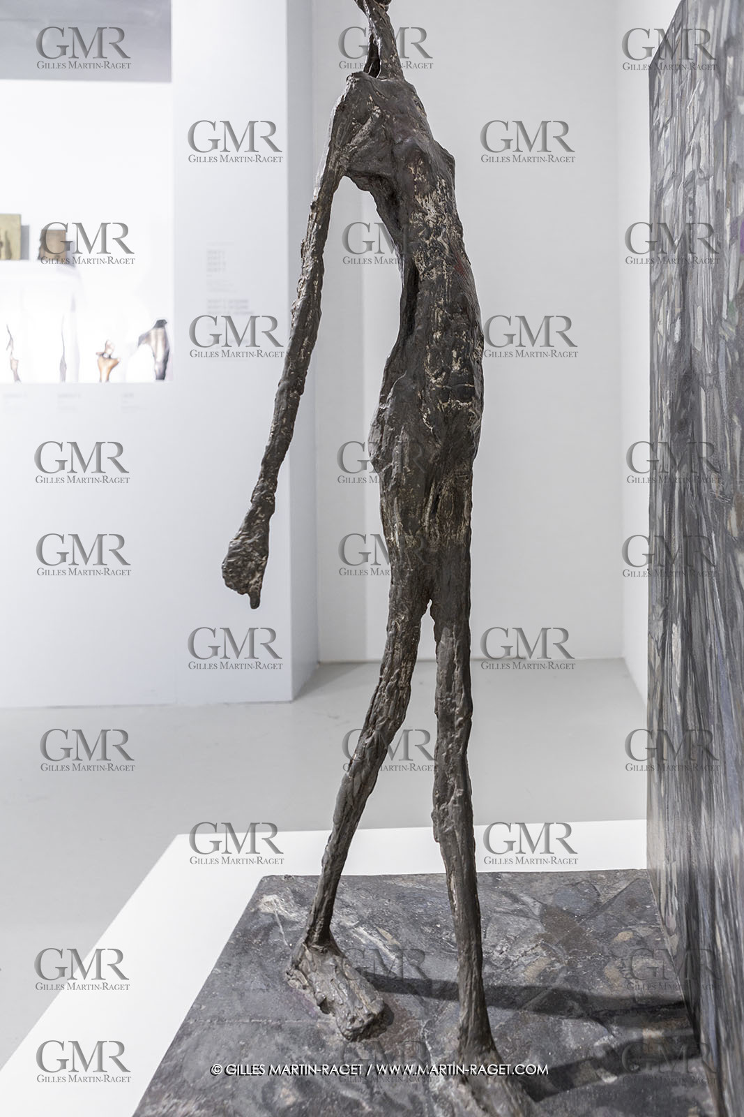 30 10 2023, Montpellier (FRA), oeuvre de Germaine Richier, Exposition Centre Pompidou - Musée Fabre 2023, La Ville, oeuvre en collaboration avec Maria Helena Viera da Silva 1952, Pièce unique, Plomb et huile sur plomb, 135,5 x 62,5 x 62,7 cm, Collectionb particulière