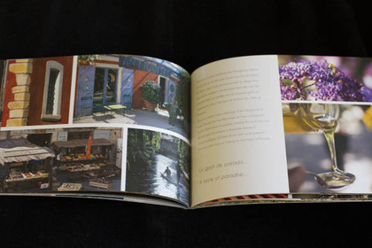 De Marseille en Provence version compacte, Edition Eanna, 15cmx21 cm, 90 pages, 136 photos de Gilles Martin-Raget, Textes Français-Anglais de Philippe Carrese, Vente en ligne sur www.martin-raget.com (15 € + port)