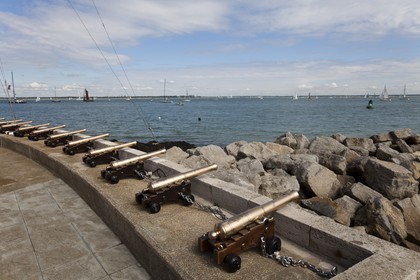 02 08 2010 - Cowes (UK, IOW) -  The 1851 Cup -  BMW ORACLE Racing - Training Day