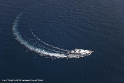 28 07 2007 - St Jean Cap Ferrat - SuperYachts - Motor Yachts - Hampshire