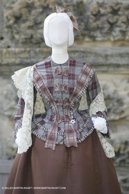 May 2004 - La Tour d'Aigues (FRA, 84) - Old costumes for women of the South exhibition