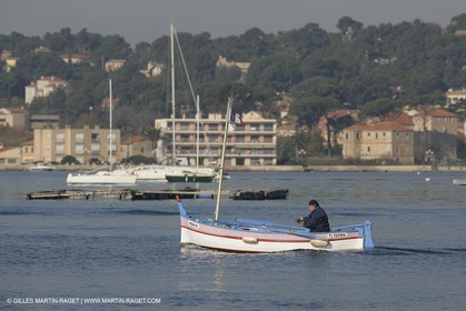 25 11 2005 - Toulon (FRA,83) - petite rade de Toulon