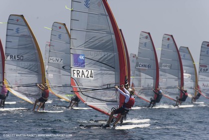 22 04 2007 - Semaine Olympique Française 2007 - Hyères - Jour 1 - Team France - RS:X - Vidal Lise