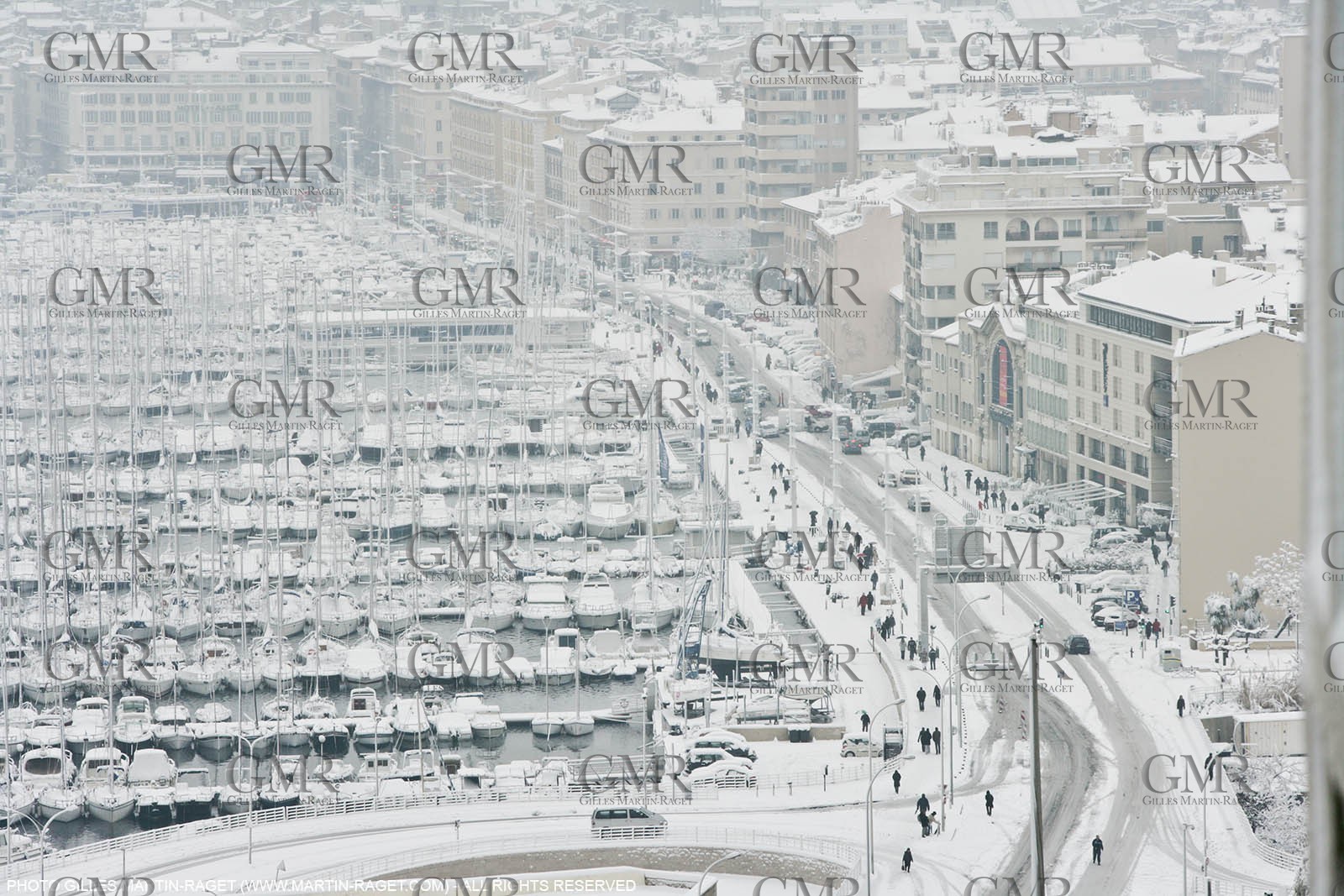 07 01 2009 - Marseille (FRA,13) - Exceptional snow amount on the city