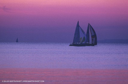 Crusing monohull sailing