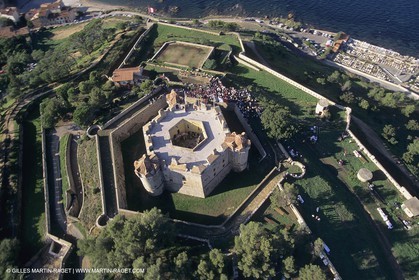 Sailing, Nioulargue, Voiles de Saint Tropez, Dock ambiances