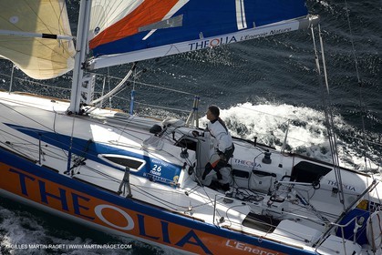 26-06-2007 - FIGARO II - THEOLIA - Skipper : Robert Nagy - Entrainement au large de Marseille par fort mistral