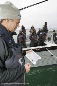 Trophée Jules Verne - Lorient - 30 12 04 - Orange II - Entraînement - A bord - Roger Nilson
