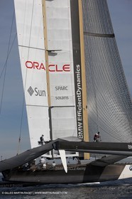19 01 2010 - Valencia (ESP) - 33rd America's Cup - BMW ORACLE Racing - Boat preparation