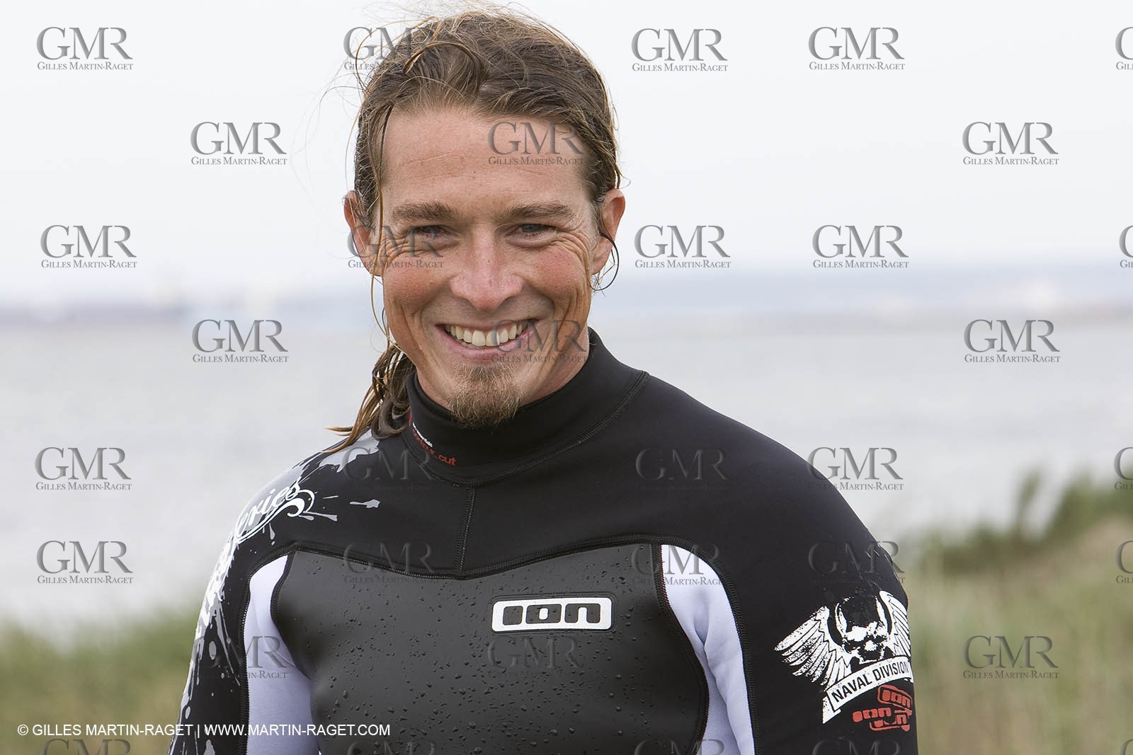 08 05 2008 - Port Saint Louis du Rhône (FRA, 13) - kite surfer Alexandre Caizergues training