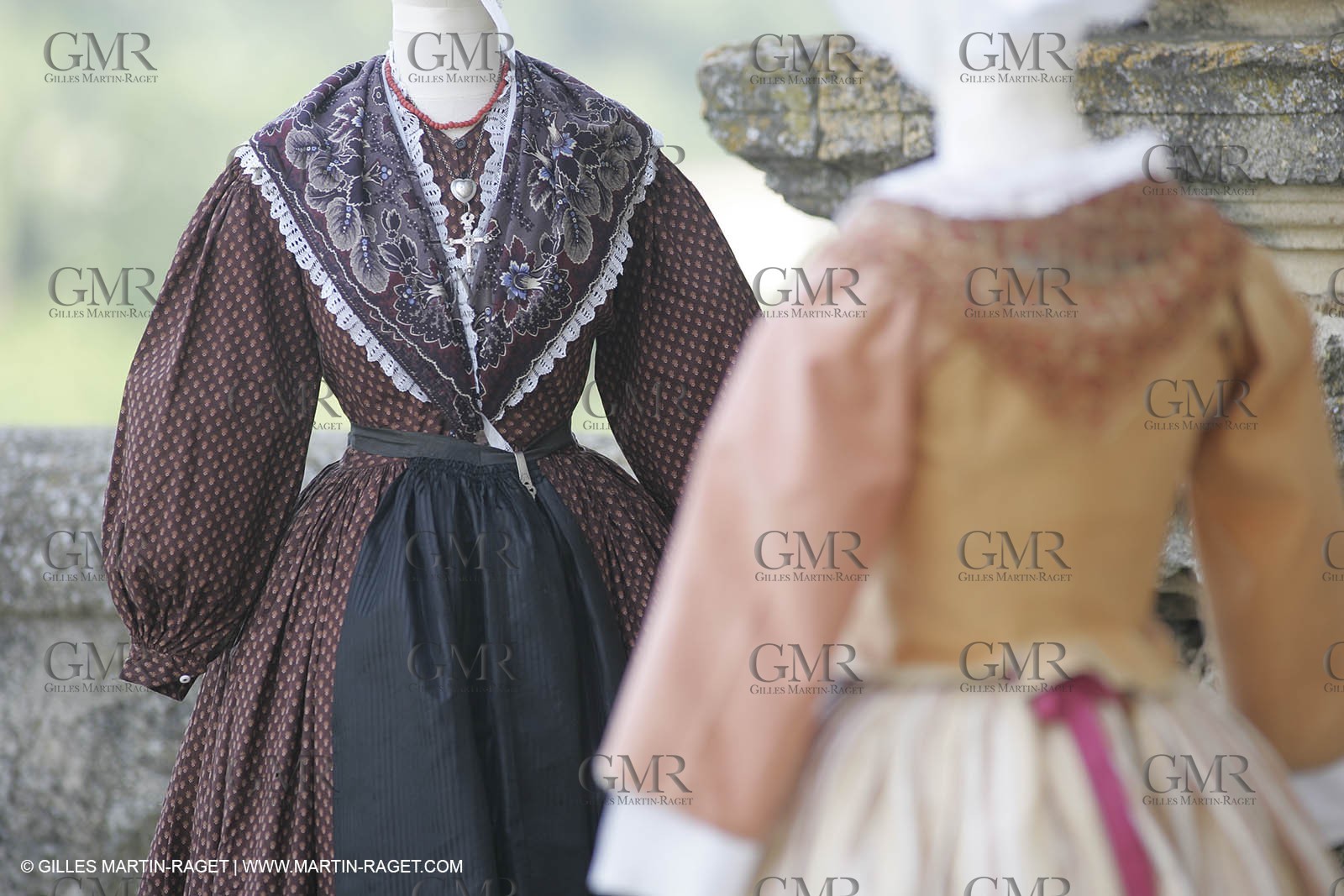 May 2004 - La Tour d'Aigues (FRA, 84) - Old costumes for women of the South exhibition