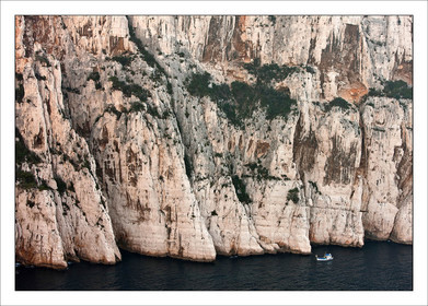 Produit : Tirage photo réalisé par nos soins sur imprimante jet d'encre professionnelle Epson à partir de 8 encres ultrachrome inaltérables (label Digigraphie).Formats au choix : . 30x40 cm. 50x70 cm. 80x120 cm.Choix des papiers :. Papier standard brillant 250 gr., filet noir, marge blanche, tirage non signé. Papier haut de gamme satiné 290 gr. filet noir, marge blanche, tirage vérifié et signé par l'auteur.. Autres supports (canvas, acrylique, dibond) sur demandeConditionnement : tube cylindrique renforcé.Options pour l'expédition : . colissimo + dépôt boîte aux lettres (France uniquement). Colissimo avec signature à réception. Transporteur express (2 jours ouvrés) avec signature à réceptionCliquez sur caddie pour sélectionner votre formule et démarrer la procédure de commande en ligne
