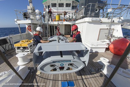 11 09 2014 - la Ciotat (FRA,13) - onboar Al Azzizi, oceanographic research ship buit by H2X boat yard, measure devices manipuation
