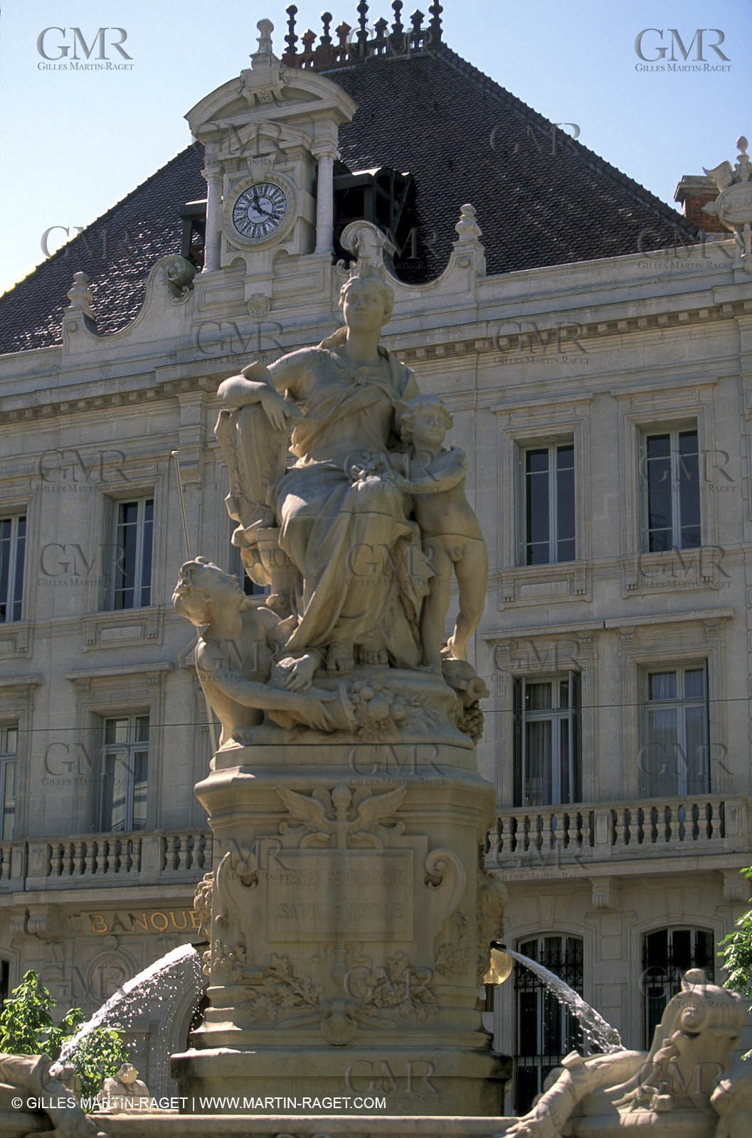 Banque de France fountain