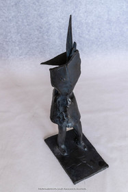 08 01 2023, Marseille (FRA,13), Oeuvre de Germaine Richier, Guerrier n° 4 1953, Bronze patiné foncé, Numéroté 6 8, Fondeur : L.Thinot, Paris, 33 x 10 x 19,5 cm, Collection particulière