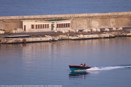 17 02 2012 - Marseille (FRA,13) - Arrivée dans le port de marseille à bord du Piana (Cie La Méridionale)