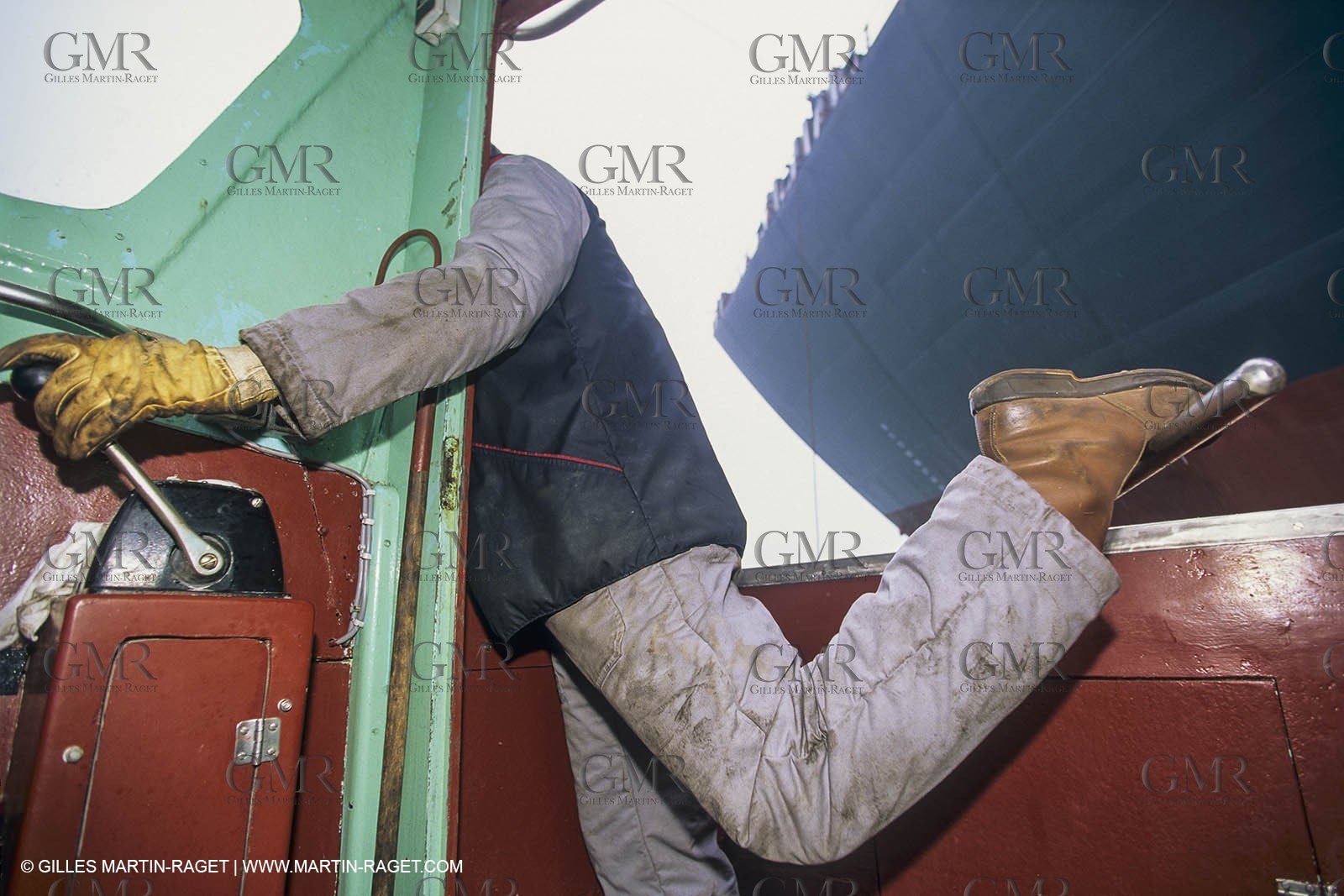 Monde maritime, opérations porturaires, ports, manoeuvres, marine world, harbour operations, maritime shipping,