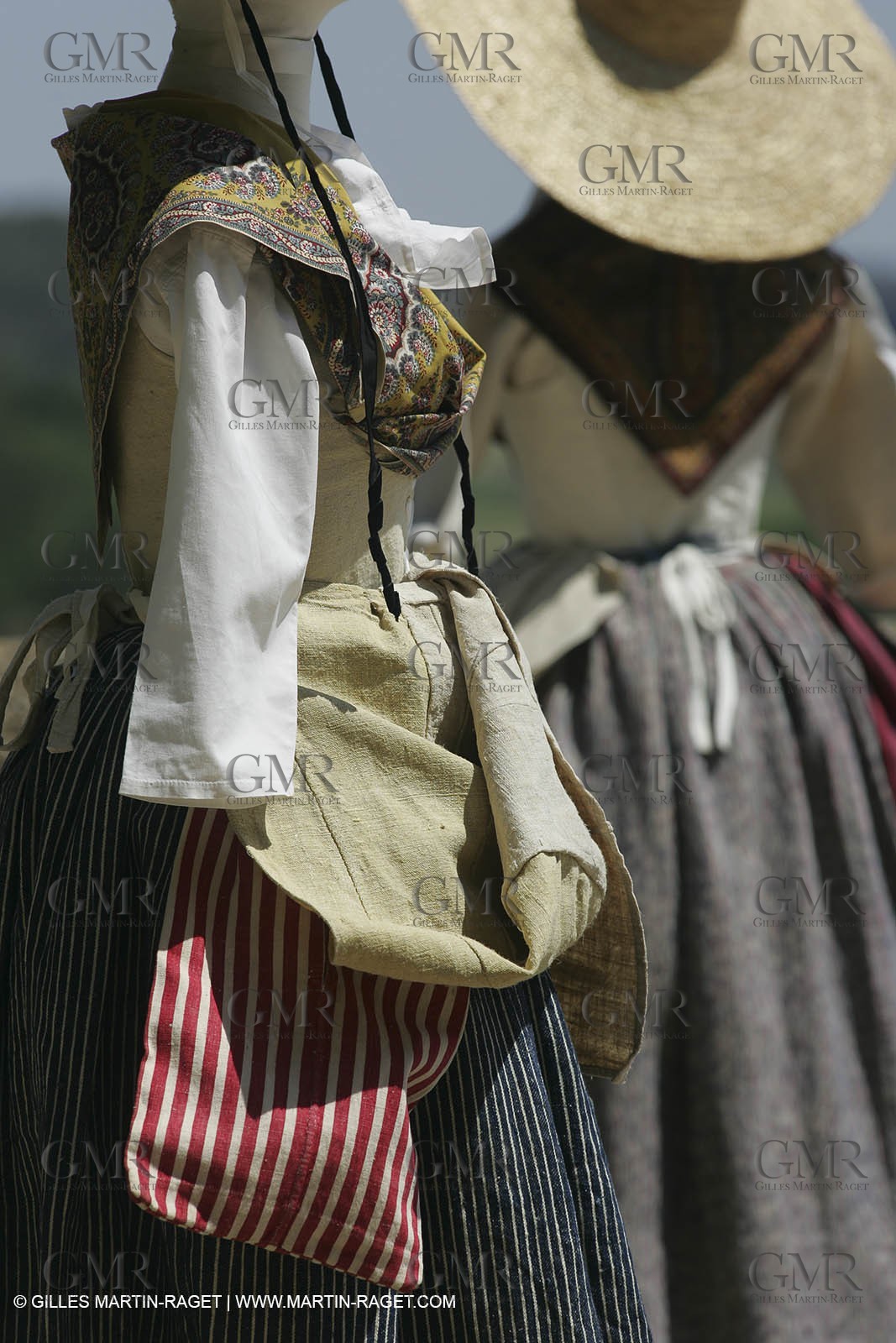 May 2004 - La Tour d'Aigues (FRA, 84) - Old costumes for women of the South exhibition