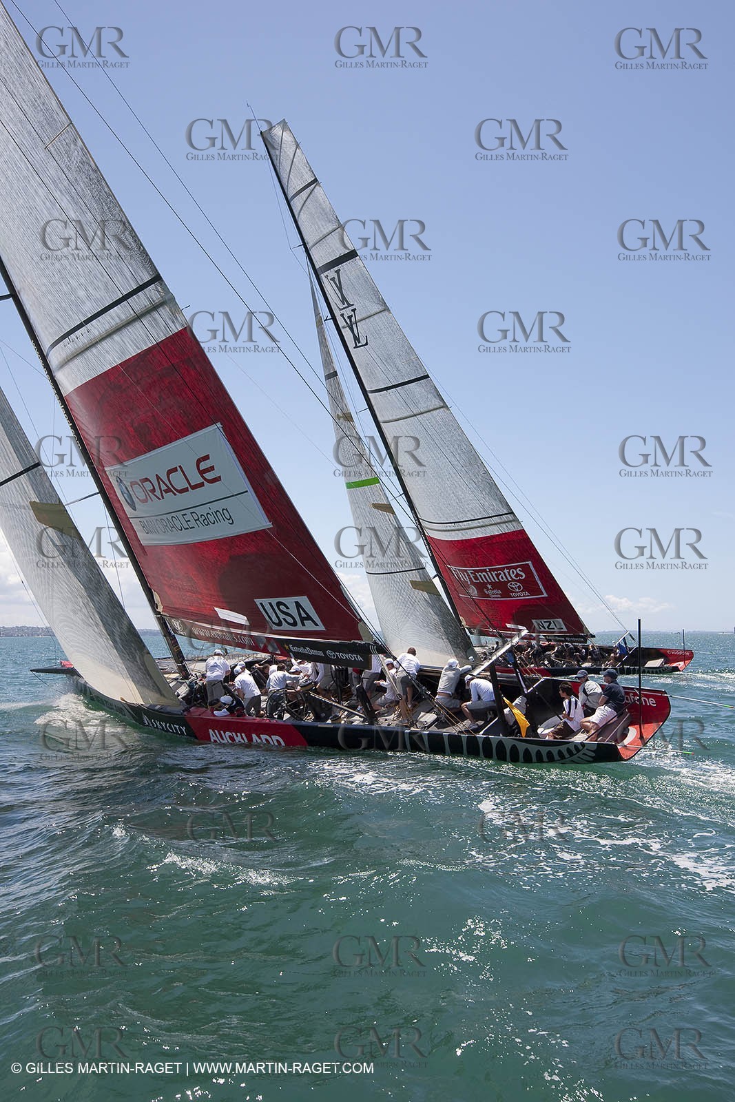 23 01 2009 - Auckland (NZL) -  Louis Vuitton Pacific Series - BMW ORACLE Racing-Tuning up onboard Emirates Team New Zealand yacht