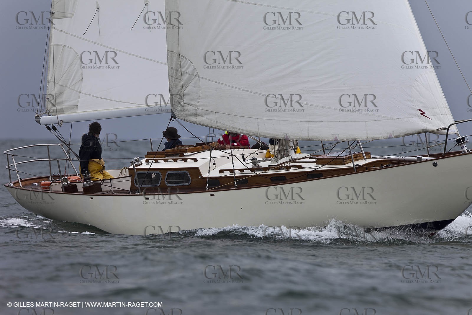 01-05-10 - Le Bono (FRA,56) - Regate Classique -Acteia II - Maica