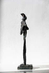19 02 2020, Marseille, (FRA,13), Oeuvre de Germaine Richier, Homme de la nuit n°2 1954, Bronze patiné foncé, Numéroté HC2, Fondeur L. Thinot, Paris, 27,5 x 11 x 7 cm, Collection particulière
