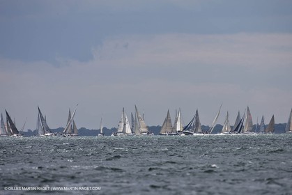 02 08 2010 - Cowes (UK, IOW) - The 1851 Cup -  BMW ORACLE Racing - Training Day.