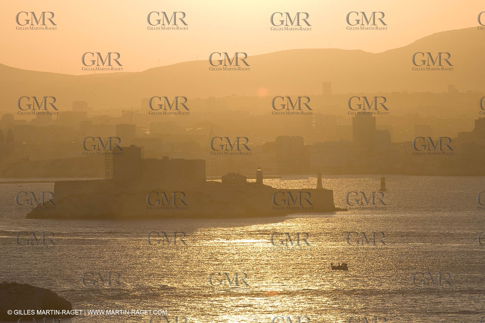 20 06 2008 - Marseille (FRA, 13) - Cruising among the local islands and creeks