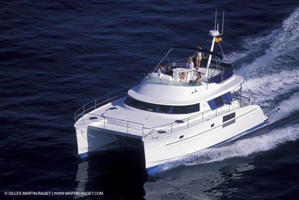 Motor boat running