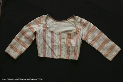 May 2004 - La Tour d'Aigues (FRA, 84) - Old costumes for women of the South exhibition