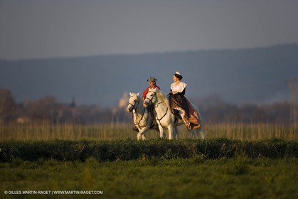 23 02 2007 - Arles, Nathalie Chay, Queen of Arles - Amazone horse riding