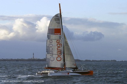 Orange II - 2004 Jules Verne Trophy - Ouessant - 2nd starting line crossing