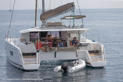 12 09 2016, Cannes (FRA,06), Chantier Fountaine-Pajot, Helia 44