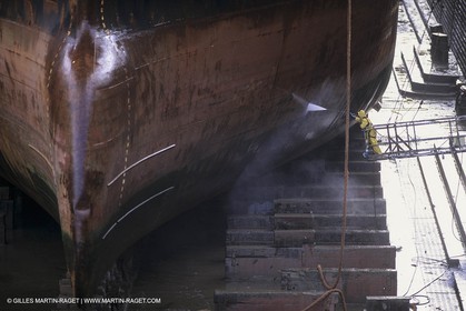 Monde maritime, opérations porturaires, ports, manoeuvres, marine world, harbour operations, maritime shipping,