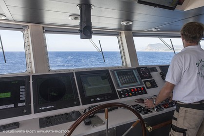 11 09 2014 - la Ciotat (FRA,13) - onboar Al Azzizi, oceanographic research ship buit by H2X boat yard, measure devices manipuation