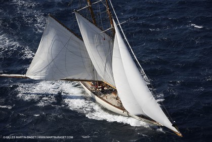 - Sunshine Sunshine -  07 10 2006 - Saint Tropez (Fr) - Voiles de Saint Tropez 2006 - Voiliers de tradition