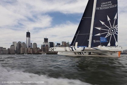 05 07 2012 - New York (USA) - Ocean Krys Race - Speed runs in fornt of NY city