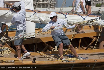 20 11 2010 - Dubai (UAE) - Dubai Louis Vuitton Trophy - Traditionnal dhow races for competing teams