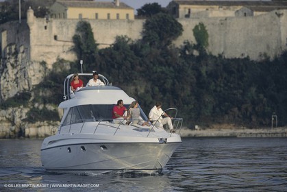 Powerboating, cruising,