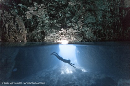 06 05 2009 - Marseille (FRA, 13) - Les Calanques - Morgiou - Le trou du soufleur