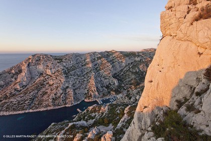 Décember 2009 - Marseille (FRA) - Les Calanques - Morgiou as seen from Sugiton Belvedere