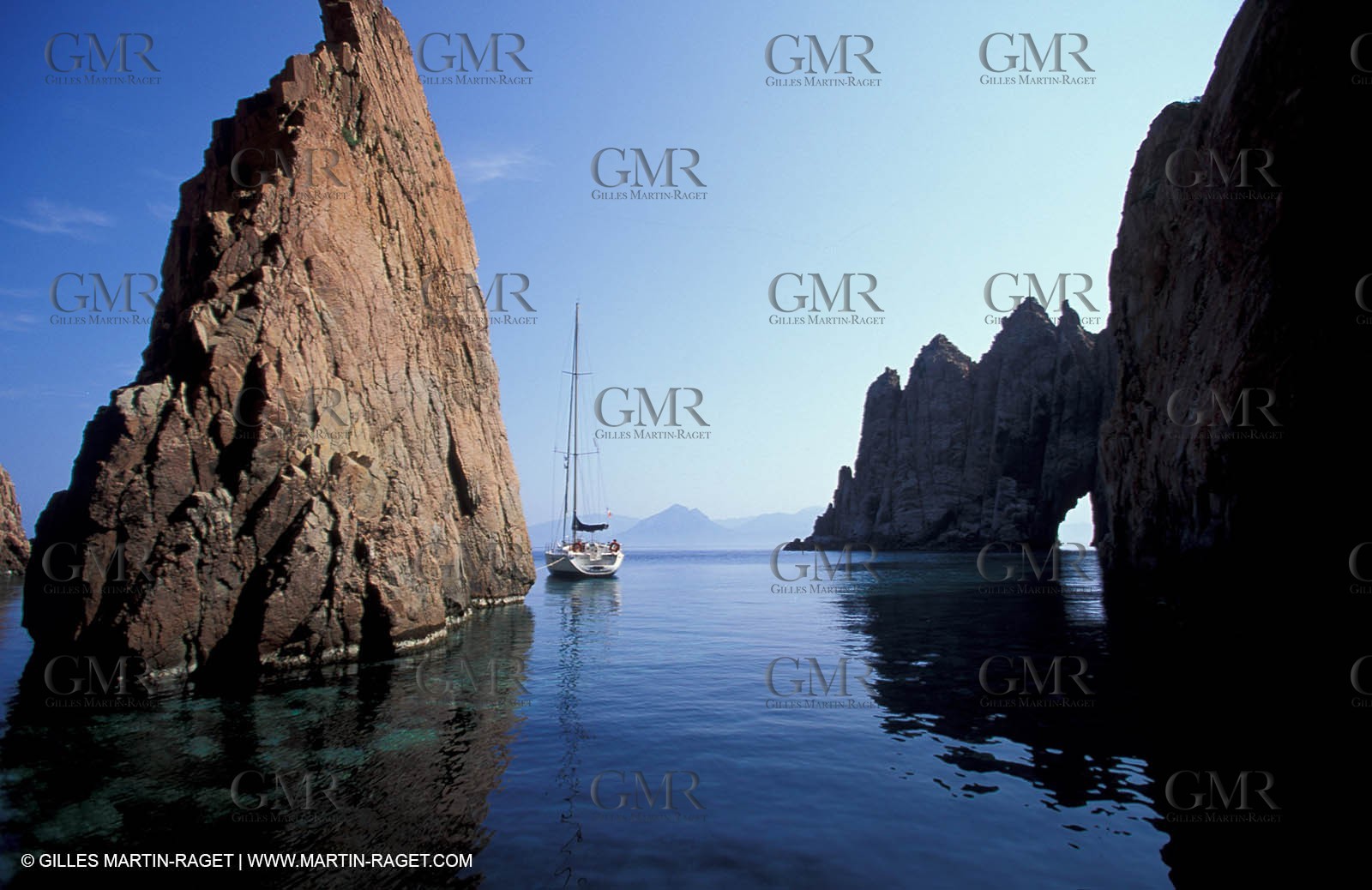 Cruising monohull mooring