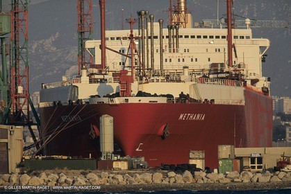 Monde maritime, opérations porturaires, ports, manoeuvres, marine world, harbour operations, maritime shipping,