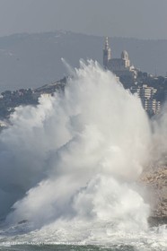 14 03 13 - Marseille (FRA) - Tempête de Mistral