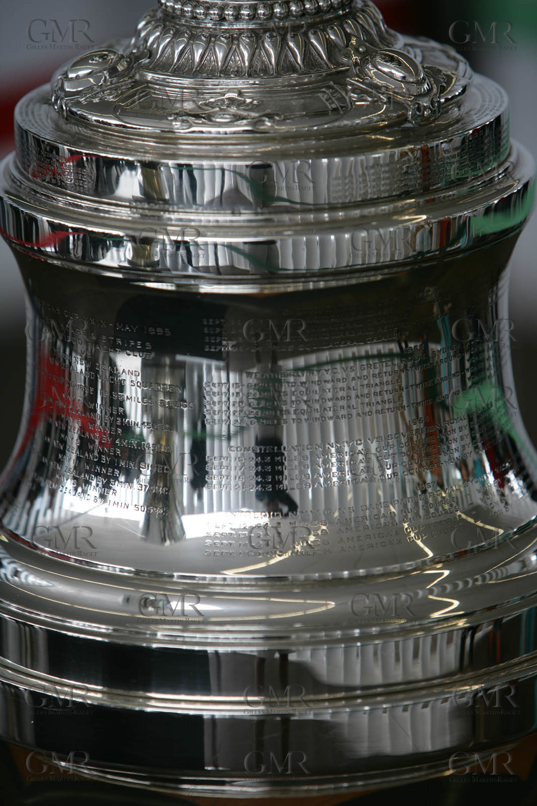 22 04 2007-Valencia (Spain)- 32nd America's Cup - Louis Vuitton Cup - RR1 - Day 7 - Crowd at Ameriac's Cup Park