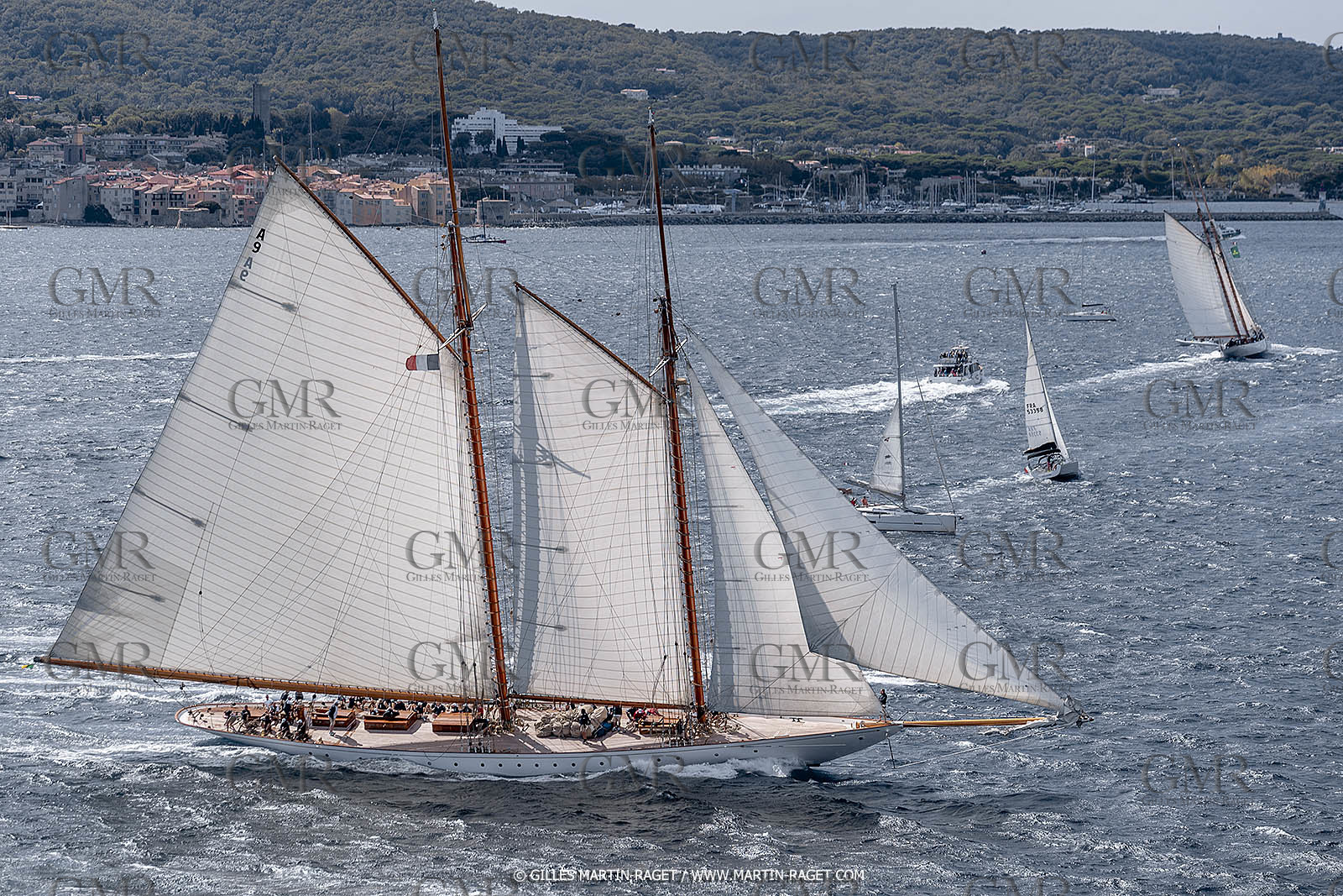 28 09 2022? Saint-Tropez,(FRA,83), Les Voiles de Saint-Tropez 2022 Régate N° 2 poup les modernes, navigation libre pour les grandes goélettes
