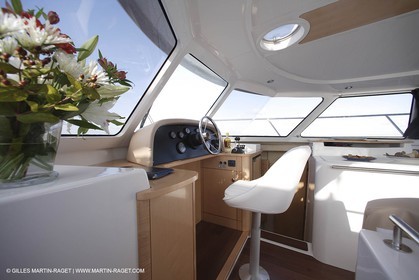 23 07 07 - La Rochelle - Chantier Fountaine Pajot - Highland