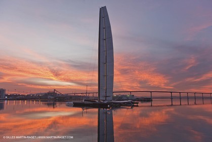 08 11 2009 - San Diego (USA, CA) - 33rd America's Cup - BMW ORACLE Racing - Wing revealed