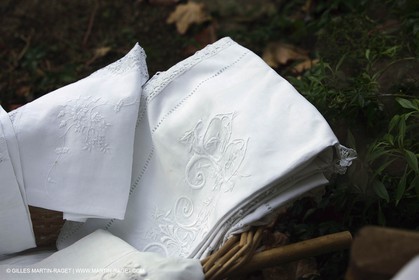 Vallon raget, nice household linen