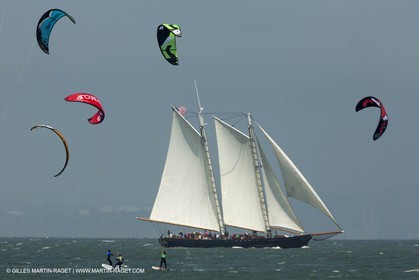 19 07 2013 - San Francisco (USA,CA) - 34th America's Cup - AC Open - Kite Surf contest at Crissie Field